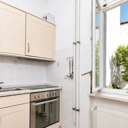 Haus Karzenburg 1 *