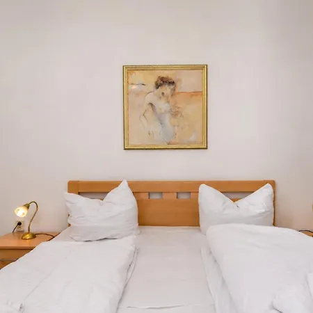 Haus Karzenburg 1 * روستوك